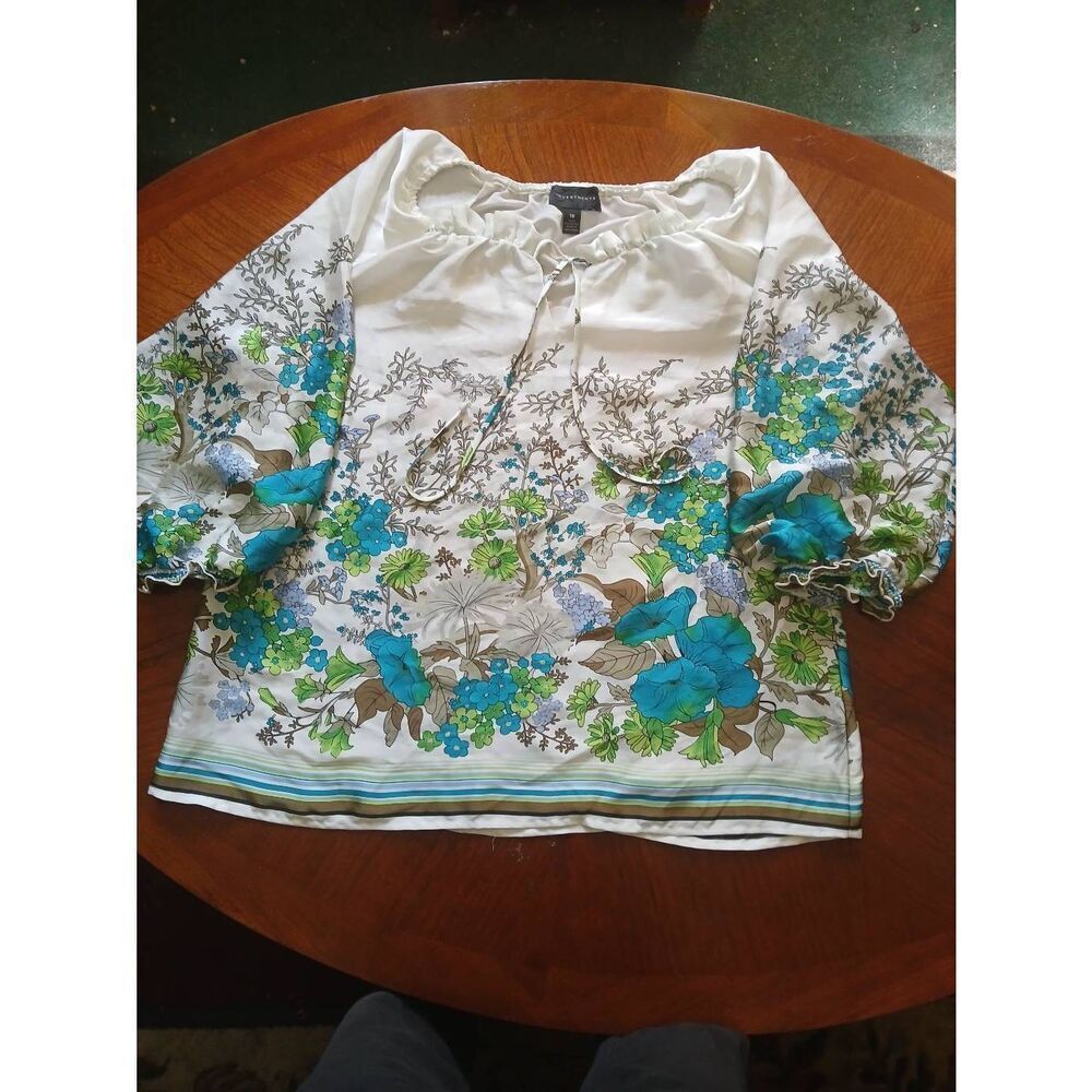 Investments brand Ladies Top Size: 18 (1246)